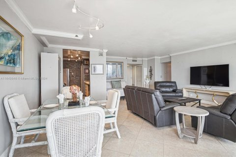 Condo in Aventura, Florida, 1 bedroom  № 1333573 - photo 9