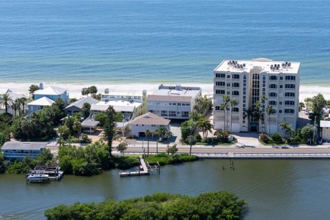 Condo in Indian Shores, Florida, 2 bedrooms  № 1376249 - photo 1