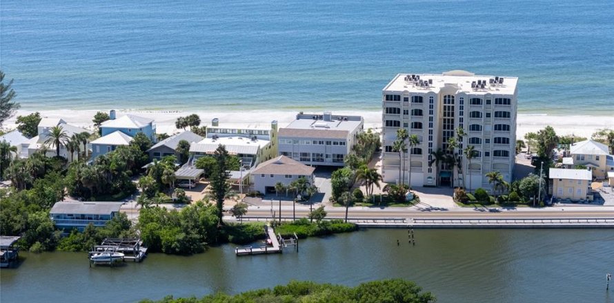 Condo in Indian Shores, Florida, 2 bedrooms  № 1376249