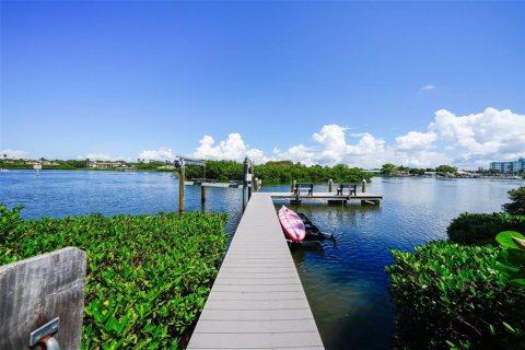 Condominio en venta en Indian Shores, Florida, 2 dormitorios, 96.62 m2 № 1376249 - foto 4