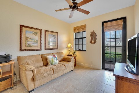 Townhouse in Tequesta, Florida 4 bedrooms, 256.5 sq.m. № 1027010 - photo 18
