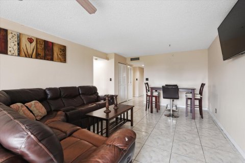 Condominio en venta en Tamarac, Florida, 1 dormitorio, 75.07 m2 № 1033905 - foto 7