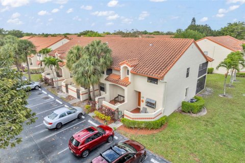 Condo in Deerfield Beach, Florida, 2 bedrooms  № 1050185 - photo 10