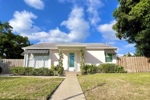 Villa ou maison à vendre à West Palm Beach, Floride: 2 chambres, 81.38 m2 № 1050104 - photo 13