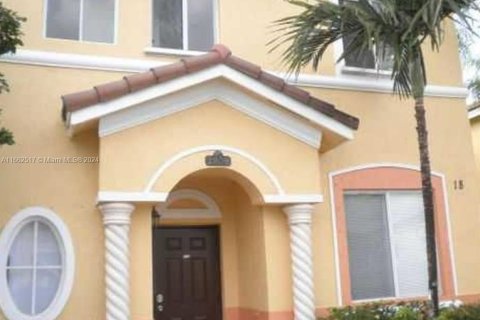 Townhouse in Homestead, Florida 3 bedrooms, 132.2 sq.m. № 1370717 - photo 1