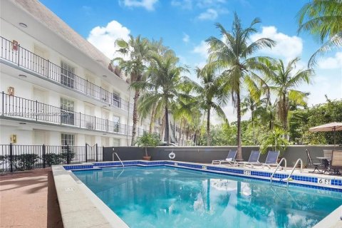 Copropriété à vendre à Miami, Floride: 2 chambres, 61.69 m2 № 1370767 - photo 18