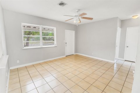 Villa ou maison à vendre à Fort Lauderdale, Floride: 2 chambres, 66.89 m2 № 1160788 - photo 11