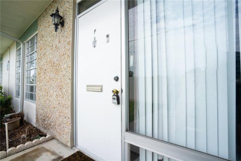 Condo in Holiday, Florida, 2 bedrooms  № 1320540 - photo 2