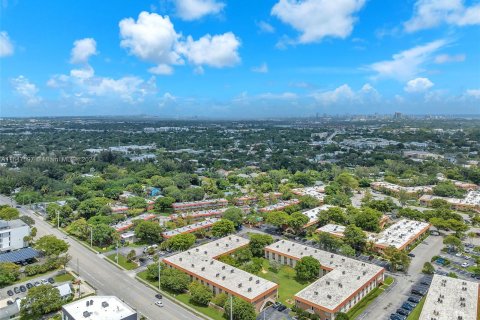 Condominio en venta en Wilton Manors, Florida, 2 dormitorios, 109.62 m2 № 1331268 - foto 11