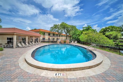 Condominio en venta en Wilton Manors, Florida, 2 dormitorios, 109.62 m2 № 1331268 - foto 14