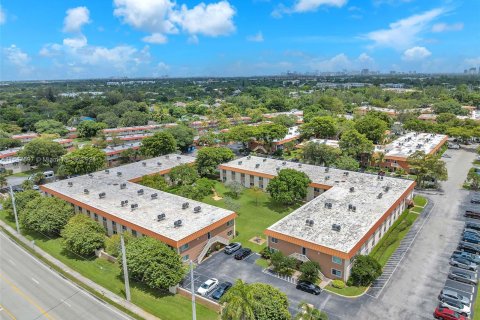 Condominio en venta en Wilton Manors, Florida, 2 dormitorios, 109.62 m2 № 1331268 - foto 10