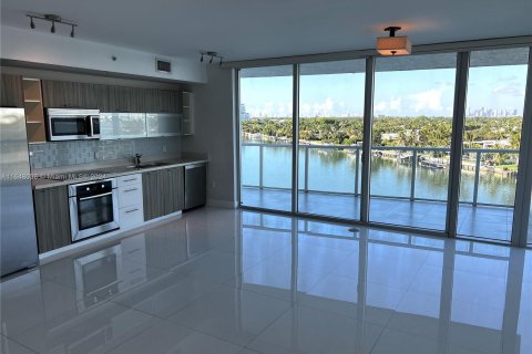 Copropriété à vendre à Miami Beach, Floride: 3 chambres, 121.14 m2 № 1331272 - photo 1