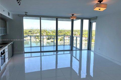 Condo in Miami Beach, Florida, 3 bedrooms  № 1331272 - photo 2