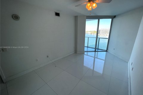 Condo in Miami Beach, Florida, 3 bedrooms  № 1331272 - photo 7