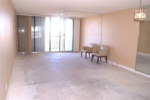 Condo in Hollywood, Florida, 1 bedroom  № 1031425 - photo 21