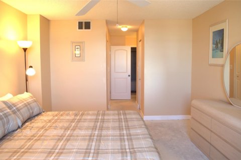 Condo in Hollywood, Florida, 1 bedroom  № 1031425 - photo 14