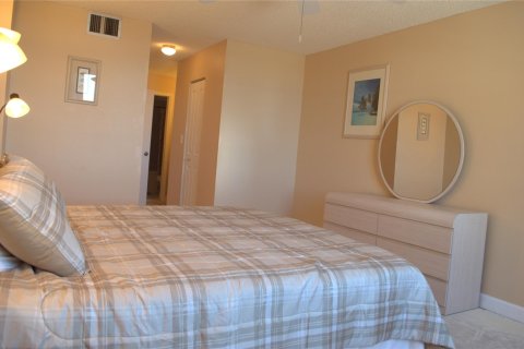 Condo in Hollywood, Florida, 1 bedroom  № 1031425 - photo 15