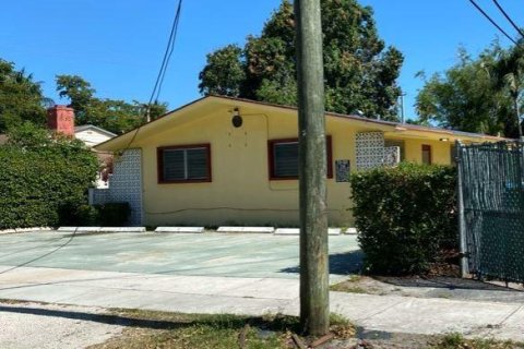 Commercial property in North Miami, Florida № 1031424 - photo 3