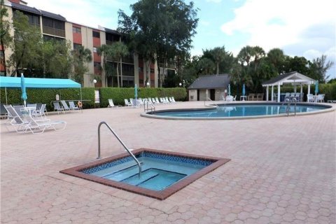 Copropriété à vendre à Pompano Beach, Floride: 2 chambres, 117.06 m2 № 1163292 - photo 4