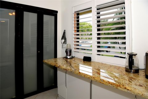 Condominio en venta en Pompano Beach, Florida, 2 dormitorios, 117.06 m2 № 1163292 - foto 13