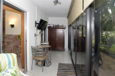 Condominio en venta en Pompano Beach, Florida, 2 dormitorios, 117.06 m2 № 1163292 - foto 9
