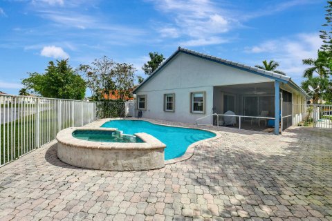 Villa ou maison à vendre à Boynton Beach, Floride: 3 chambres, 173.45 m2 № 1050176 - photo 10