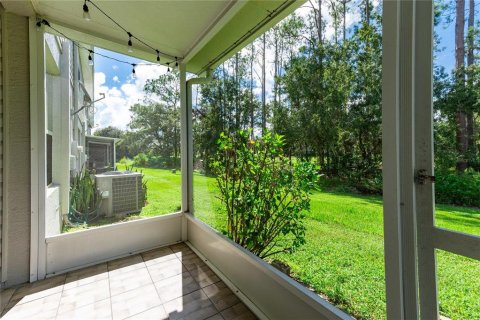 Touwnhouse à vendre à Zephyrhills, Floride: 2 chambres, 158.68 m2 № 1379365 - photo 13