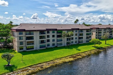 Condo in Coconut Creek, Florida, 2 bedrooms  № 1389579 - photo 2