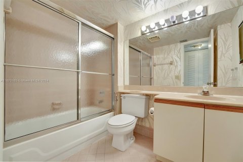 Condo in Coconut Creek, Florida, 2 bedrooms  № 1389579 - photo 21