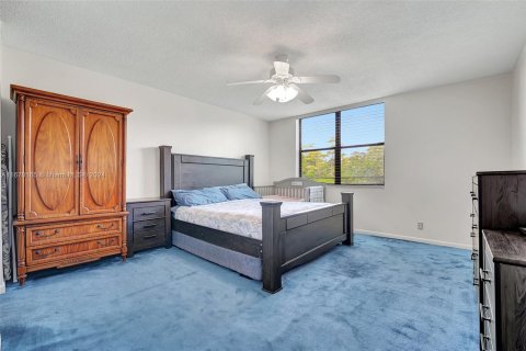 Condo in Coconut Creek, Florida, 2 bedrooms  № 1389579 - photo 16