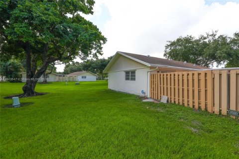 Villa ou maison à vendre à Davie, Floride: 3 chambres, 122.35 m2 № 1333345 - photo 28