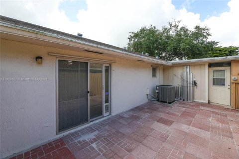 Casa en venta en Davie, Florida, 3 dormitorios, 122.35 m2 № 1333345 - foto 27