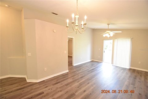 House in Lakeland, Florida 3 bedrooms, 105.63 sq.m. № 1342555 - photo 2