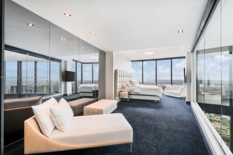 Copropriété à vendre à Sunny Isles Beach, Floride: 2 chambres, 290.78 m2 № 1054070 - photo 16