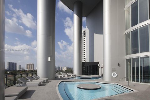 Condominio en venta en Sunny Isles Beach, Florida, 2 dormitorios, 290.78 m2 № 1054070 - foto 28