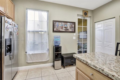 Townhouse in Pembroke Pines, Florida 3 bedrooms, 154.22 sq.m. № 1237281 - photo 9