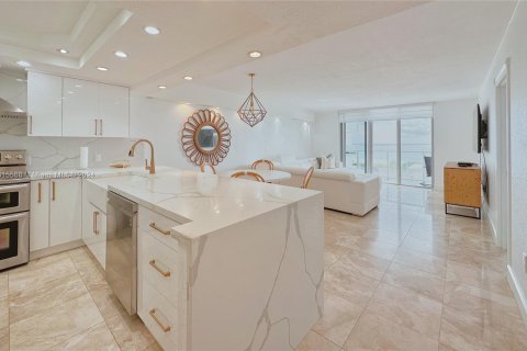 Condominio en venta en Miami Beach, Florida, 1 dormitorio, 76.55 m2 № 1237280 - foto 1