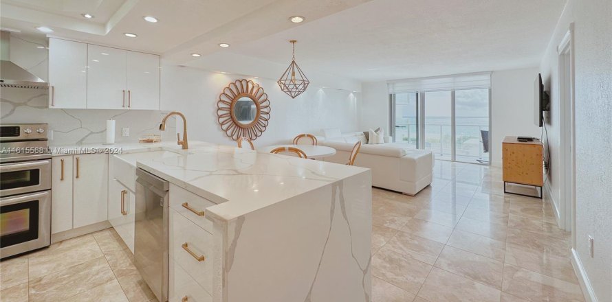 Condo in Miami Beach, Florida, 1 bedroom  № 1237280