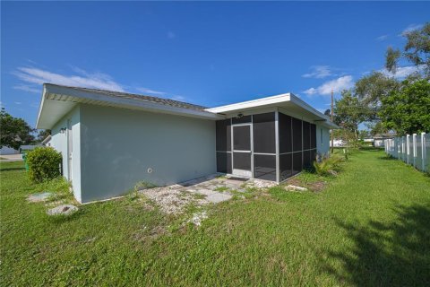 House in Port Charlotte, Florida 2 bedrooms, 102.29 sq.m. № 1053919 - photo 23