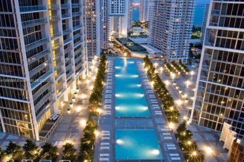 Condominio en alquiler en Miami, Florida, 1 dormitorio, 96.15 m2 № 1333549 - foto 3