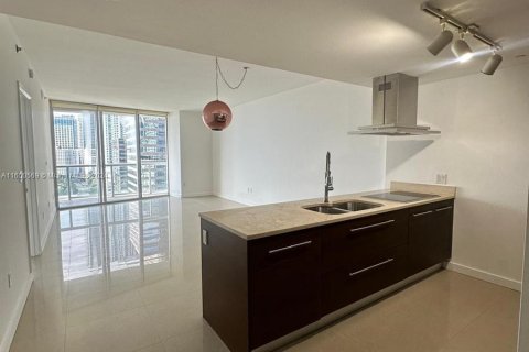 Condominio en alquiler en Miami, Florida, 1 dormitorio, 96.15 m2 № 1333549 - foto 8