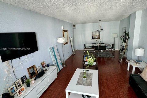 Condo in Sunny Isles Beach, Florida, 1 bedroom  № 1333547 - photo 4