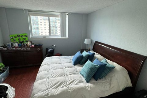 Condominio en alquiler en Sunny Isles Beach, Florida, 1 dormitorio, 93.37 m2 № 1333547 - foto 9