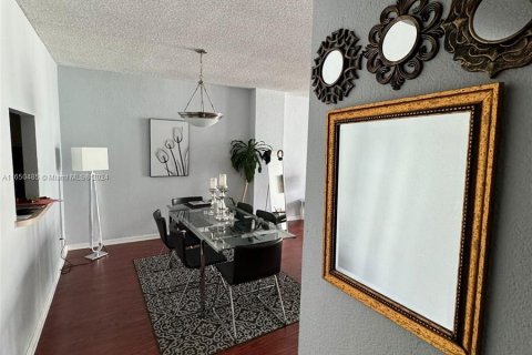 Condo in Sunny Isles Beach, Florida, 1 bedroom  № 1333547 - photo 3