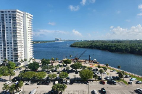 Condo in Sunny Isles Beach, Florida, 1 bedroom  № 1210047 - photo 9