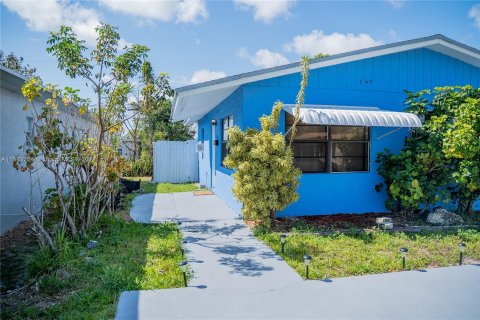Casa en venta en Hallandale Beach, Florida, 2 dormitorios, 74.88 m2 № 1098301 - foto 2