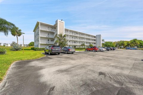 Condo in Deerfield Beach, Florida, 2 bedrooms  № 1098346 - photo 4