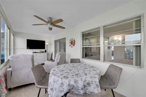 Copropriété à vendre à Deerfield Beach, Floride: 2 chambres, 78.13 m2 № 1098346 - photo 8