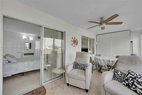 Copropriété à vendre à Deerfield Beach, Floride: 2 chambres, 78.13 m2 № 1098346 - photo 24