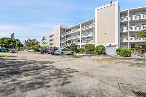 Copropriété à vendre à Deerfield Beach, Floride: 2 chambres, 78.13 m2 № 1098346 - photo 3